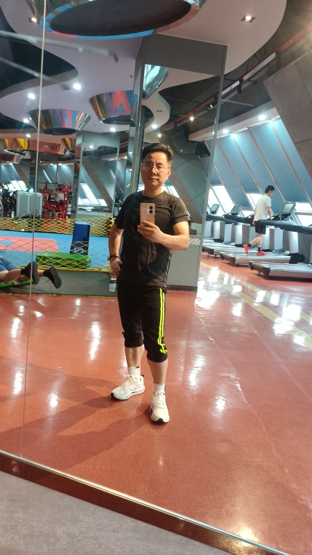 凭水相逢的第一张照片--南京蓝颜知己交友网